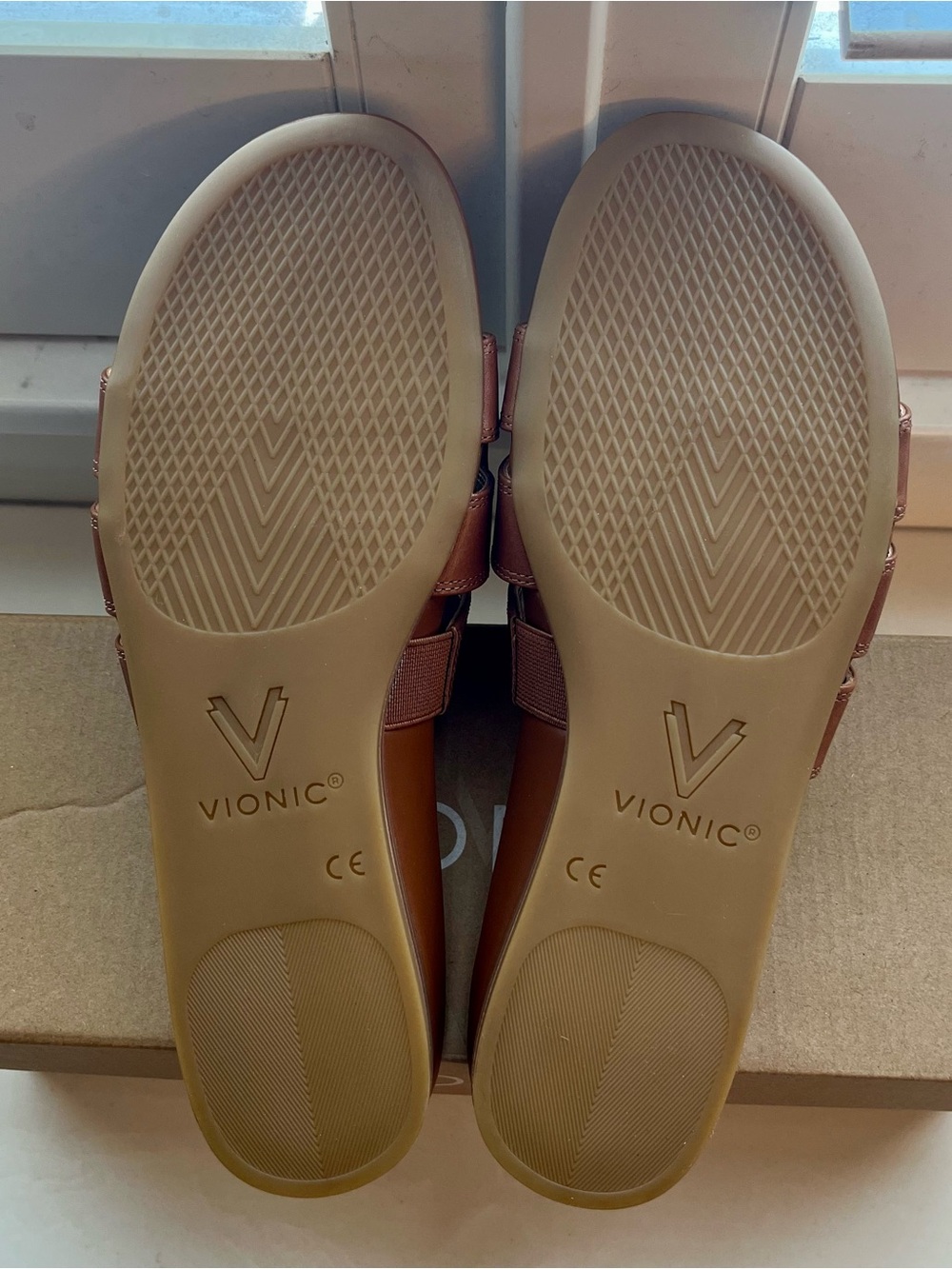 Vionic Glendora Tan Leather Slides NIB - Picture 7 of 7